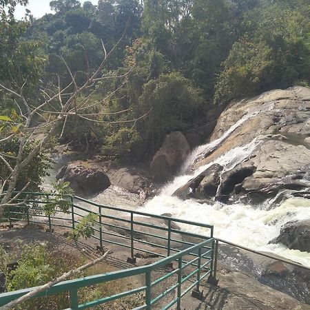 Hotel Monsoon Grande Munnar Exterior foto