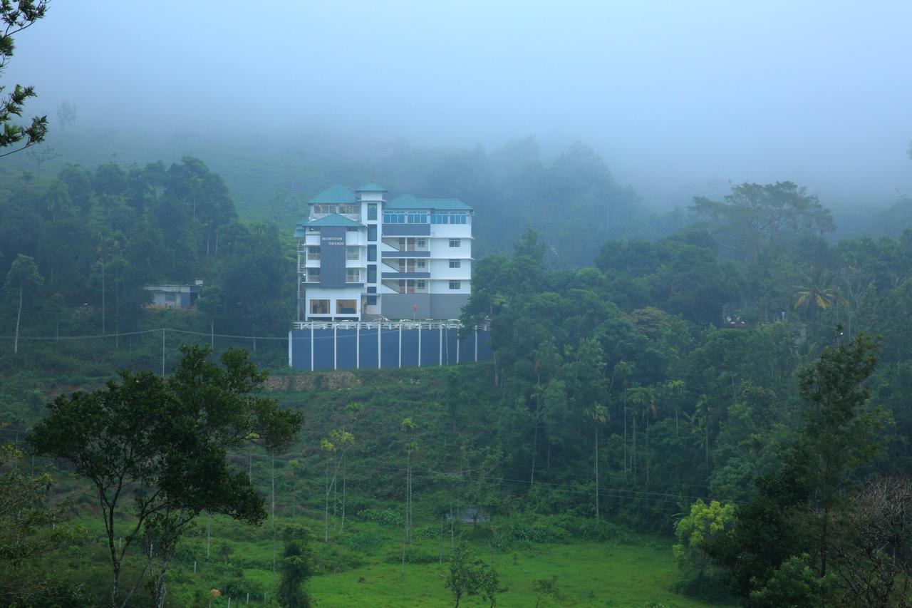 Hotel Monsoon Grande Munnar Exterior foto