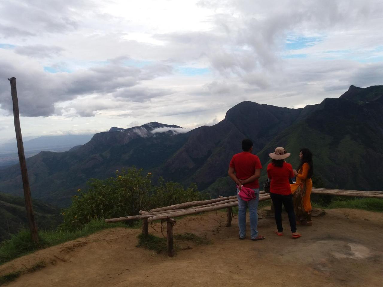 Hotel Monsoon Grande Munnar Exterior foto